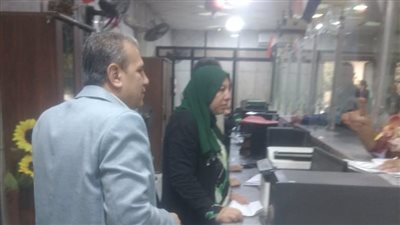 رئيس مدينة الزقازيق يتفقد المركزالتكنولوجي لمتابعة الأعمال بملف التصالح 