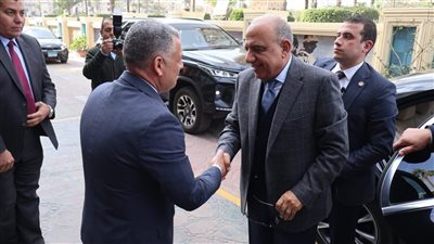 وزير الكهرباء يفتتح مركز البيانات التبادلي ومركز خدمة المستثمرين بالإسماعيلية