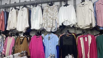  أسعار ملابس عيد الفطر في العتبة.. تسجل ارتفاعًا بنسبة 50%.. البنطلون يبدأ من 150 جنيها والبلوزة بـ 180.. الجينز والقطن والكتان «أبرز الأنواع».. وهذه أهم النصائح عند الشراء (فيديو)