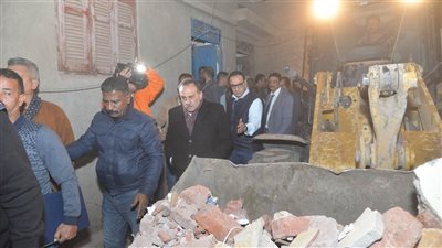 5 جثث و5 مصابين حصيلة نهائية، محافظ أسيوط يوجه بصرف إعانات عاجلة لضحايا عقار النخيلة المنهار