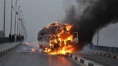  ماس كهربائي بالموتور وراء حريق سيارة نقل ومصرع قائدها