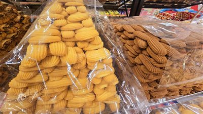 أسعار كحك وبسكويت عيد الفطر في المحلات الكبرى.. تبدأ من 190 جنيها.. البيتي فور بـ 225 والغريبة باللوز بـ 440.. وتحضيره في البيت «شكل تاني» (صور)
