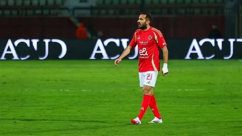 علي معلول لاعب الأهلي،