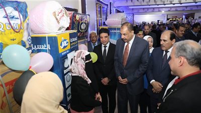 محافظ سوهاج يسلم 40 جهاز عروس للفتيات المقبلات على الزواج من الفئات الأولى بالرعاية