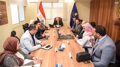  رئيس هيئة الدواء يبحث سبل تعزيز الاستثمار الدوائي مع شركتين سعوديتين