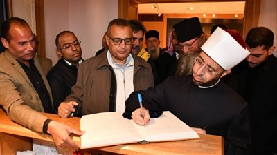 وزير الأوقاف ومحافظ جنوب سيناء يزوران دير سانت كاترين 