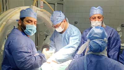  نجاح جراحة دقيقة لاستخراج شظية بالعمود الفقرى لمصاب بمستشفى أجا 