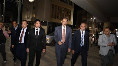 محافظ سوهاج يتفقد أعمال إضفاء الهوية البصرية على ميدان الثقافة