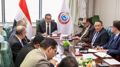 وزير الصحة يترأس اجتماعًا لدراسة فرص زيادة الاستثمارات العالمية في السوق المصري