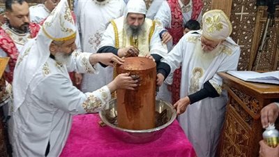 الأنبا أغناطيوس يدشن أواني للخدمة ويرسم شمامسة جدد في المحلة