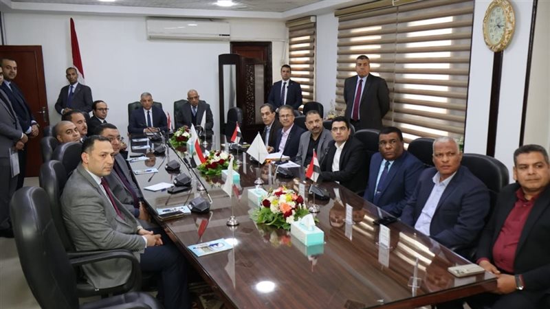 اجتماع وزير الكهرباء