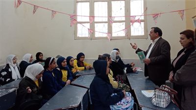 مدير عام التعليم العام بالدقهلية يتابع مدارس إدارة غرب المنصورة
