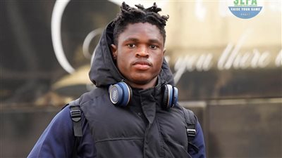 وصول بعثة منتخب سيراليون للقاهرة استعدادا لمواجهة الفراعنة بتصفيات المونديال 