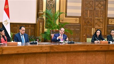 السيسي: حريصون على تعزيز المشاركة السياسية للمرأة الداعم الأساسى للوطن فى كافة المناسبات والاستحقاقات الانتخابية