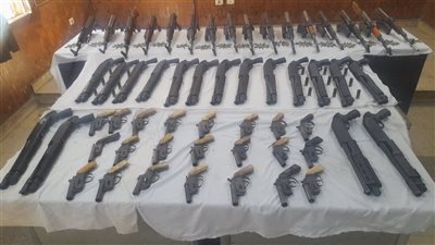 القبض على 10 تجار مخدرات و51 سلاحا ناريا فى حملة أمنية بأسيوط 