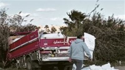 إصابة 4 أشخاص في انقلاب سيارة على الطريق الدولي الساحلي بجمصة