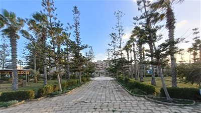 محافظ الدقهلية يتابع استعدادات مدينة جمصة لاستقبال عيد الفطر