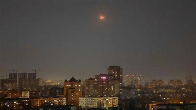 السفارة الأمريكية بكييف تحذر من هجوم جوي محتمل خلال الأيام المقبلة