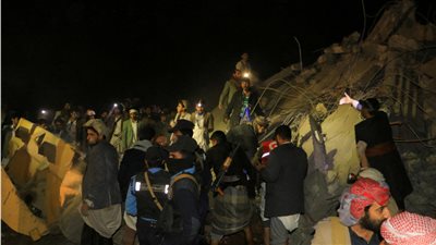 إصابة قائد البحرية الحوثية منصور السعادي في الغارات الأمريكية (فيديو وصور)