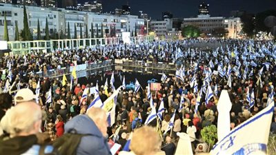 مظاهرات حاشدة في تل أبيب للمطالبة بصفقة تبادل شاملة ووقف الحرب بغزة