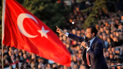 استعدادات أمنية أمام مقر محاكمة رئيس بلدية إسطنبول أكرم إمام أوغلو (فيديو)