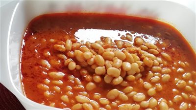 طريقة عمل الفاصوليا البيضاء، لفطار تقليدي سريع التحضير