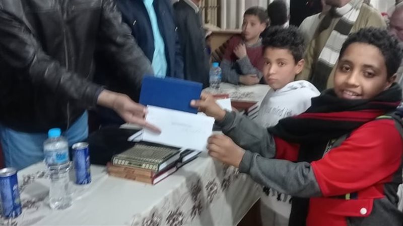 تكريم 100 من حفظة