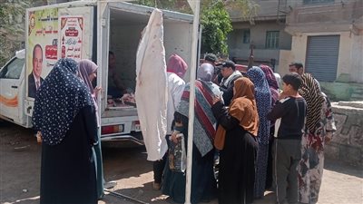 إقبال كثيف على قافلة سيارات اللحوم بميت غمر في الدقهلية
