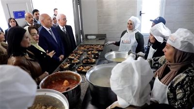 محافظ القاهرة يتفقد مطبخ المصرية بالأسمرات