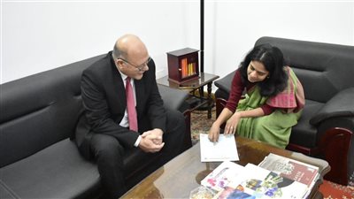 رئيس جامعة سوهاج يبحث مع السفير الهندي سبل التعاون العلمي والأكاديمي