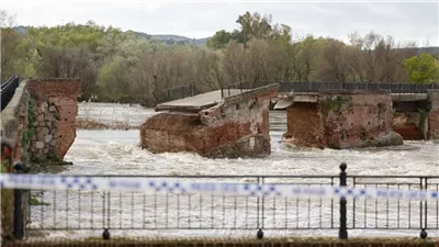 فيضان يدمر جسرًا يعود للعصر الروماني في إسبانيا