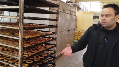  الأسعار تبدأ من 100 جنيه، إقبال على شراء كحك وبسكوت العيد في طنطا (فيديو)