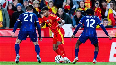 دوري الأمم الأوروبية، منتخب إسبانيا يتقدم على هولندا 1-0 في الشوط الأول 