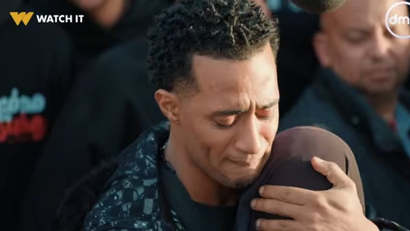 بكاء الفنان محمد