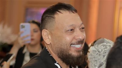 أحمد العيسوي يكشف كواليس بدايته من شوارع الشرابية إلى قمة الغناء الشعبي