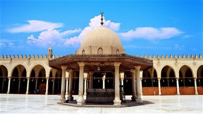 حدث يوم 24 رمضان، سنة 20 هـ، بدء إنشاء أول مسجد في مصر وإفريقيا