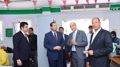 محافظ دمياط يتفقد معرض 