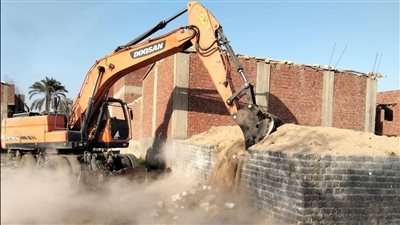 إزالة 20 حالة تعدٍ على الأراضي الزراعية ومخالفات بناء بالجيزة