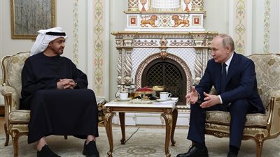 بوتين يبحث مع محمد بن زايد جهود تسوية النزاع في أوكرانيا 