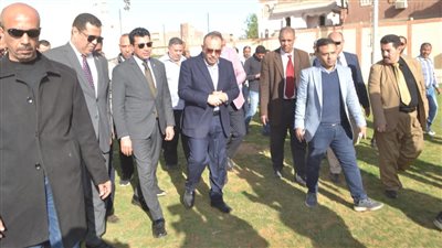 أشرف صبحي ومحافظ أسيوط يتفقدان أعمال التطوير بمركز التنمية الشبابية بمنفلوط