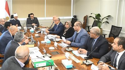 وزيرا الإسكان والأوقاف يبحثان سبل التعاون في عدد من الملفات المشتركة