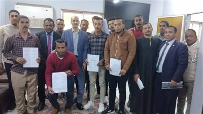 توقيع 14 عقد عمل بالقطاع الخاص لذوي الهمم في الأقصر