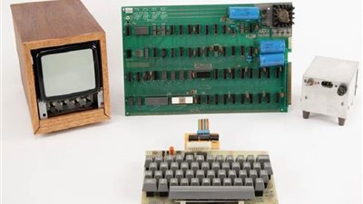 حاسب آبل قديم يباع بـ 375 ألف دولار، ما القصة ؟