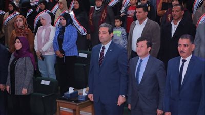 محافظ دمياط يُكرم الأمهات المثاليات ويشيد بكفاحهن لتربية الأبناء ورعاية الأسرة 