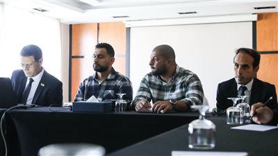 منتخب مصر بالأحمر وسيراليون بالأزرق في مباراة الثلاثاء بتصفيات كأس العالم 