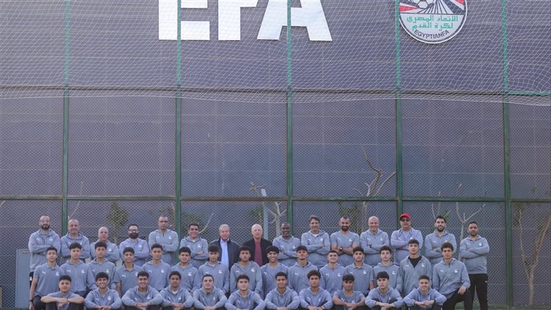 صورة تذكارية لمنتخب