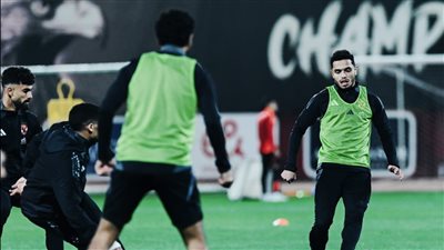 كولر يجتمع بجهازه وتدريبات متنوعة للاعبين في مران الأهلي استعدادا للهلال السوداني 