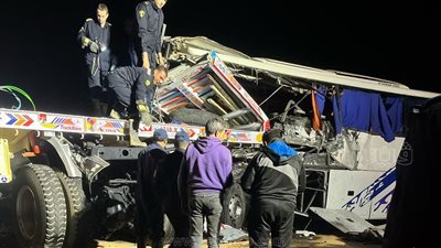 وفيات ومصابون في تصادم بين أتوبيس يقل سودانيين وشاحنة نقل ثقيل بأسوان