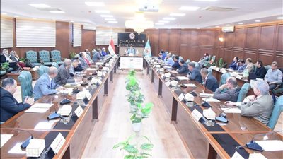 مجلس جامعة سوهاج يوافق علي قبول ٢١٤٥ طالبا وافدا للعام المقبل