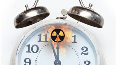 رصد حدثين خطيرين عند منتصف الليل، دراسة تكشف مؤشرات اقتراب ساعة يوم القيامة